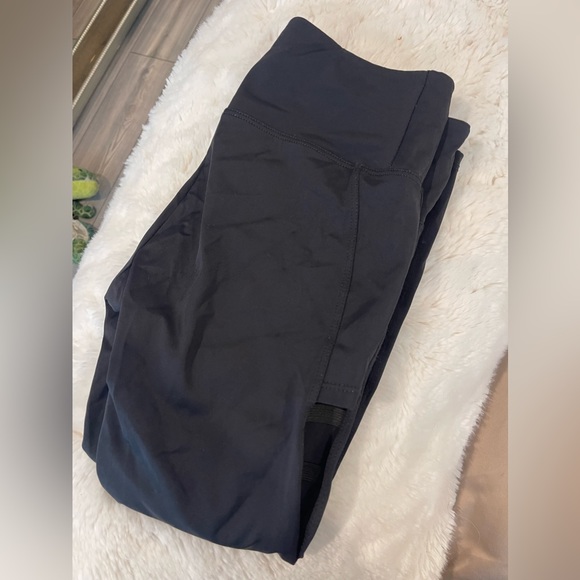 Onzie Elastic Side Yoga Capri - Picture 5 of 7